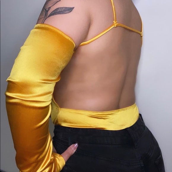 FashionNova Yellow Long sleeve - Picture 3 of 3